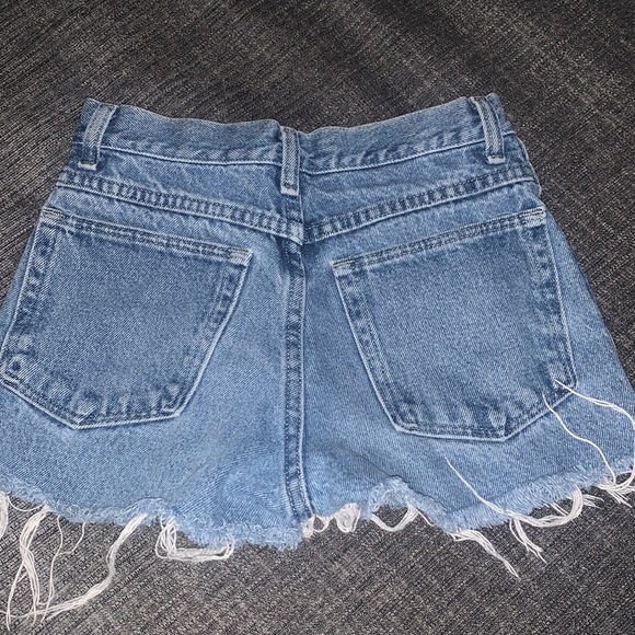 Super cute thrifted distressed shorts - Picture 3 of 4